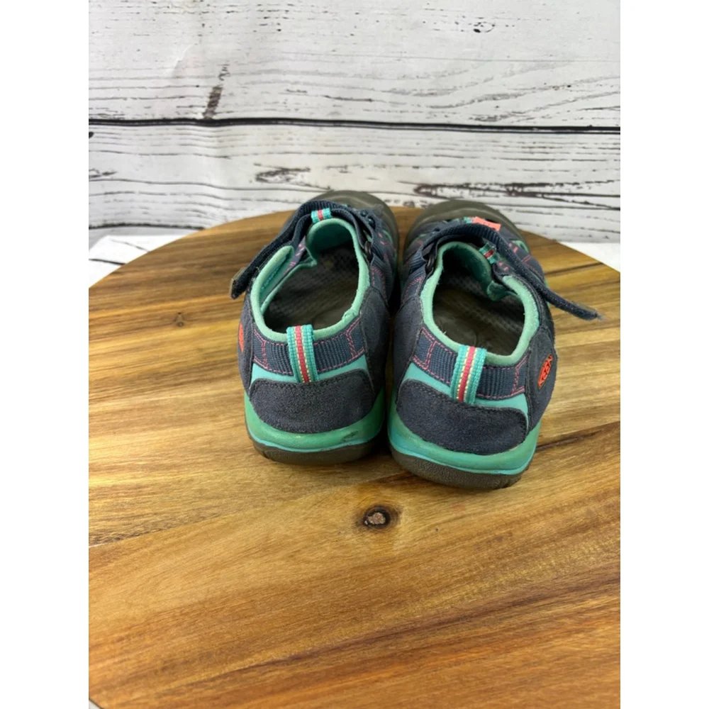 Girls KEEN Water Shoes Blue Green Size 5 (Big Girl)